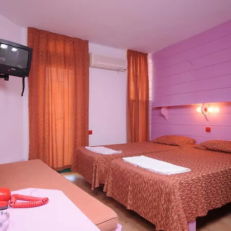 Siesta Otel İçmeler