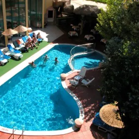 Siesta فندق 2*
